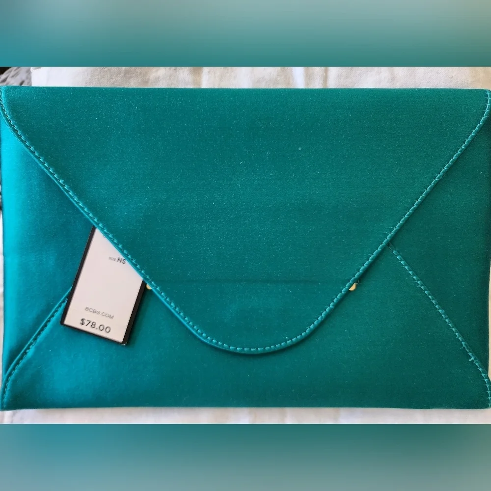 NWT BCBGMAXAZRIA ENVELOPE CLUTCH PURSE